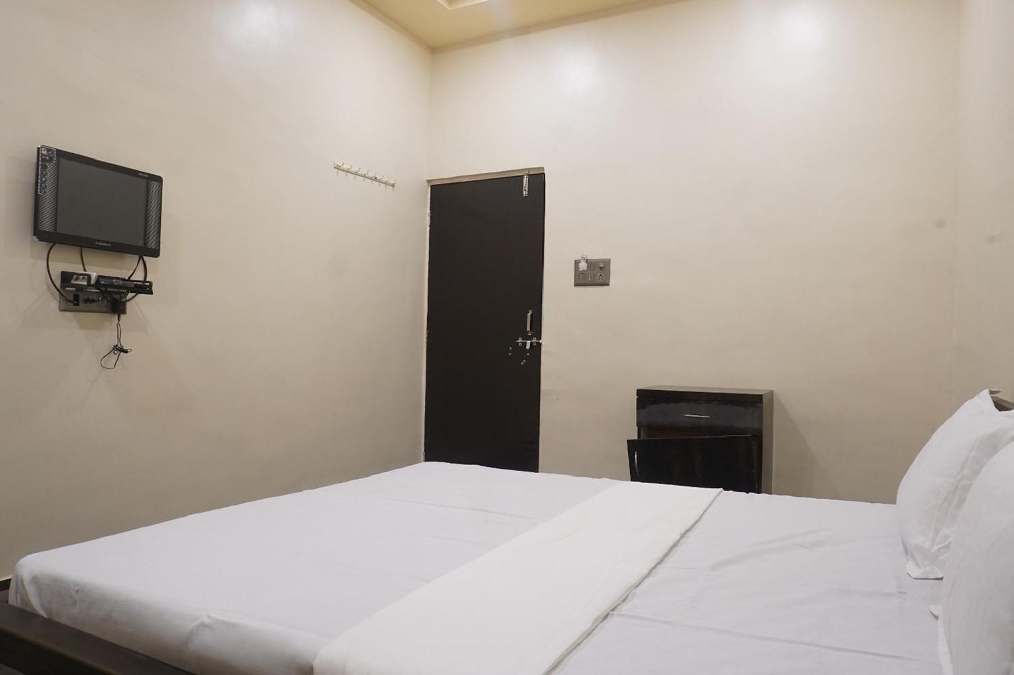 Yashraj Resorts Somatane Exterior photo